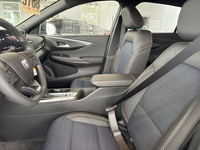 Buick Envista Vehicle Full-screen Gallery Image 11