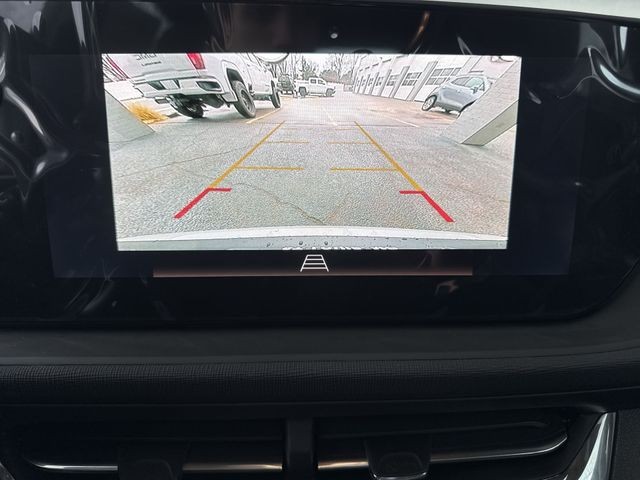 Buick Envista Vehicle Full-screen Gallery Image 17