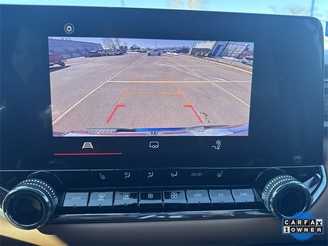 GMC Canyon Vehicle Full-screen Gallery Image 18