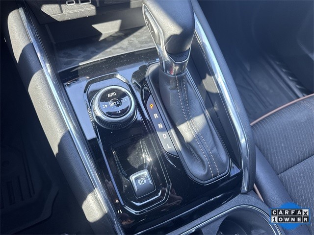 GMC Canyon Vehicle Full-screen Gallery Image 20