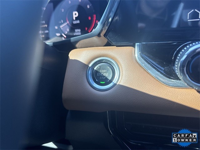 GMC Canyon Vehicle Full-screen Gallery Image 21