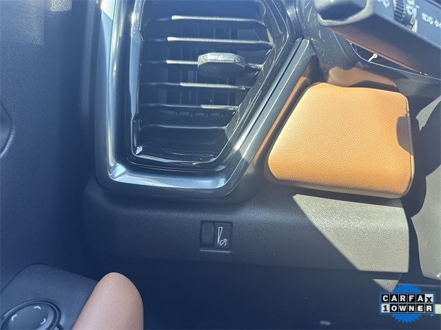 GMC Canyon Vehicle Full-screen Gallery Image 22