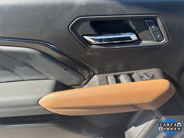 GMC Canyon Vehicle Full-screen Gallery Image 26