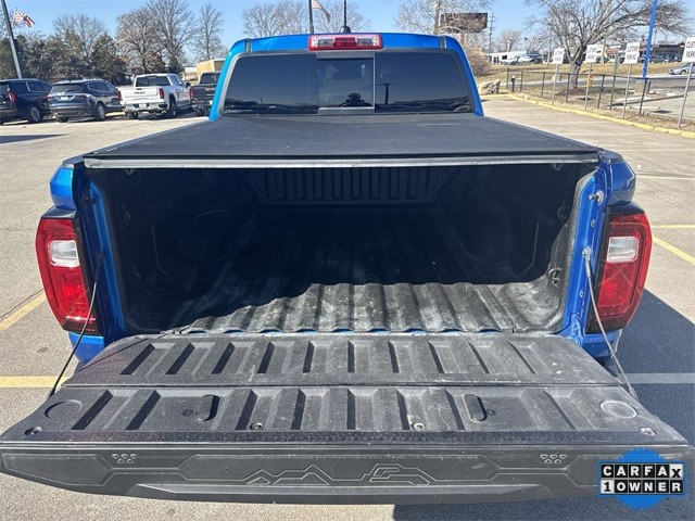 GMC Canyon Vehicle Full-screen Gallery Image 29