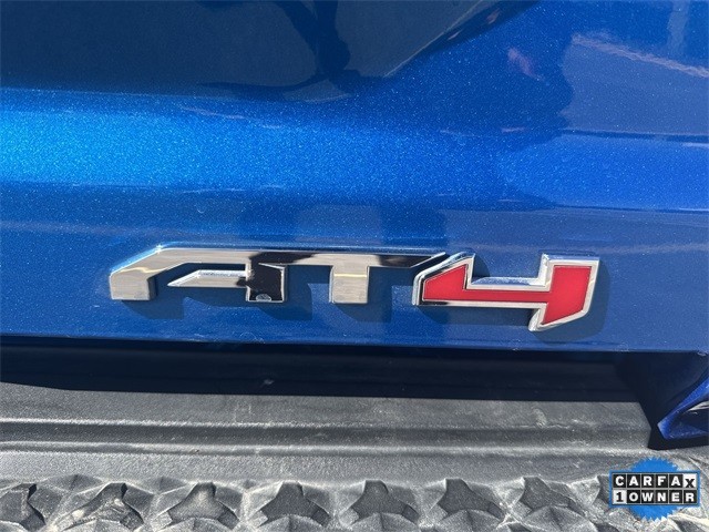 GMC Canyon Vehicle Full-screen Gallery Image 35