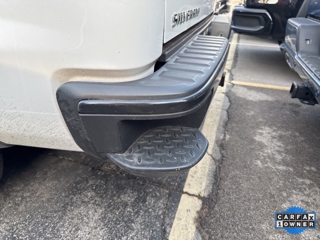 Chevrolet Silverado 1500 Vehicle Full-screen Gallery Image 06