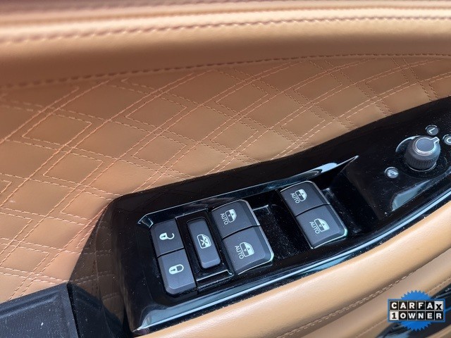 Jeep Grand Cherokee L Vehicle Full-screen Gallery Image 14