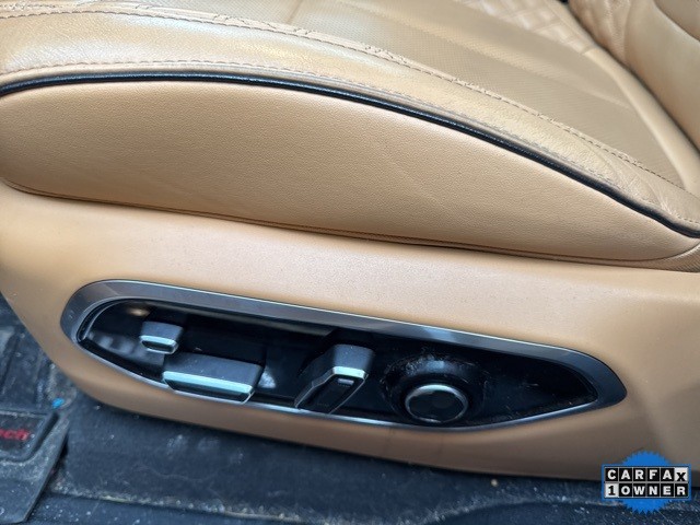 Jeep Grand Cherokee L Vehicle Full-screen Gallery Image 17