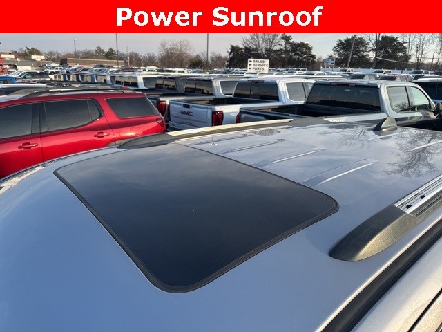 Jeep Grand Cherokee Vehicle Full-screen Gallery Image 02