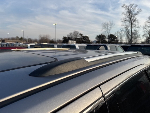 Jeep Grand Cherokee Vehicle Full-screen Gallery Image 03