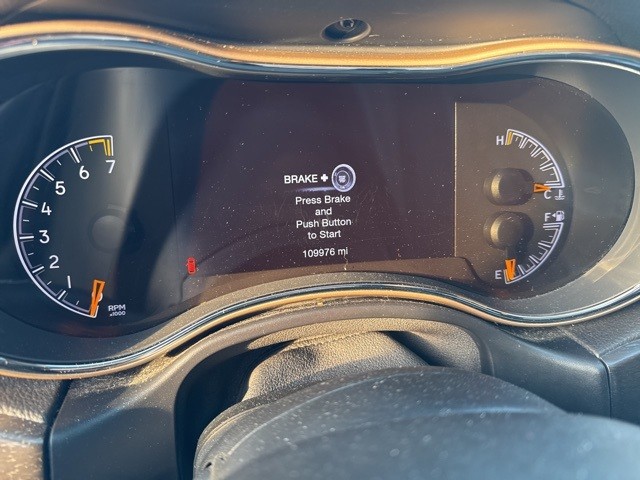 Jeep Grand Cherokee Vehicle Full-screen Gallery Image 11