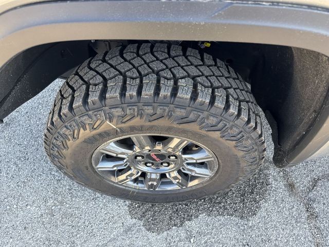 GMC Sierra 1500 Vehicle Full-screen Gallery Image 10