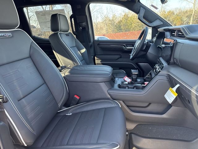 GMC Sierra 1500 Vehicle Full-screen Gallery Image 25