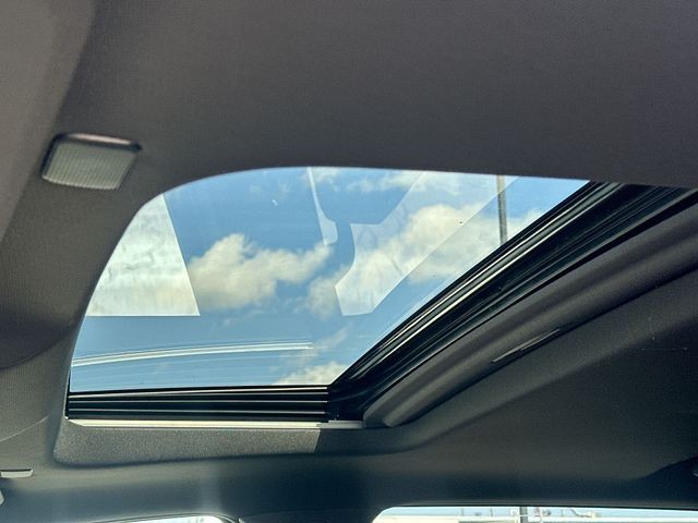 GMC Sierra 1500 Vehicle Full-screen Gallery Image 22