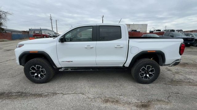 GMC Canyon Vehicle Full-screen Gallery Image 05