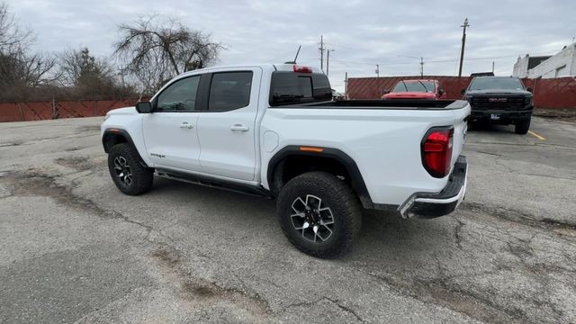 GMC Canyon Vehicle Full-screen Gallery Image 06