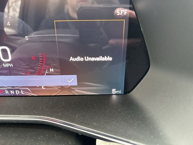 GMC Canyon Vehicle Full-screen Gallery Image 15