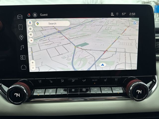 GMC Canyon Vehicle Full-screen Gallery Image 18