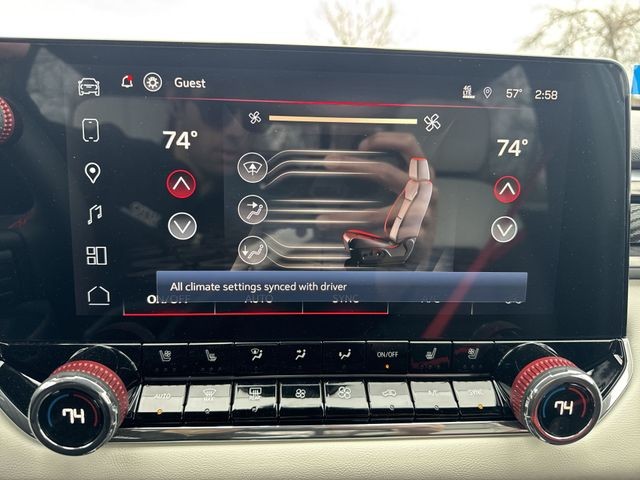 GMC Canyon Vehicle Full-screen Gallery Image 19