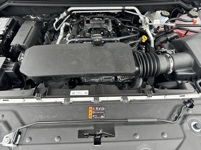 GMC Canyon Vehicle Full-screen Gallery Image 26