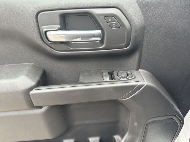 GMC Sierra 1500 Vehicle Full-screen Gallery Image 13