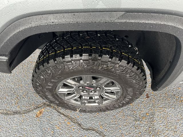 GMC Sierra 1500 Vehicle Full-screen Gallery Image 10