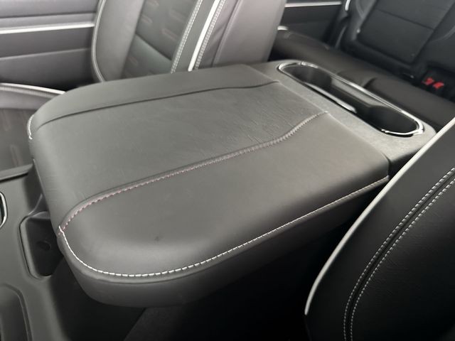 GMC Sierra 1500 Vehicle Full-screen Gallery Image 21