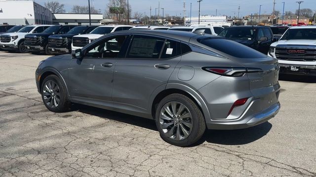 Buick Envista Vehicle Full-screen Gallery Image 06