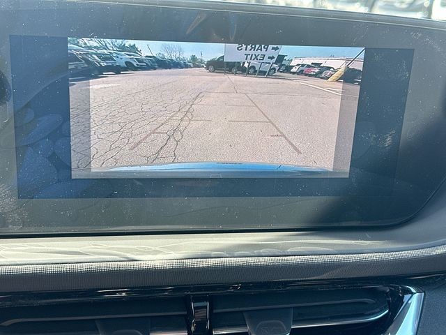 Buick Envista Vehicle Full-screen Gallery Image 17