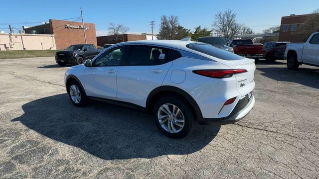 Buick Envista Vehicle Full-screen Gallery Image 06