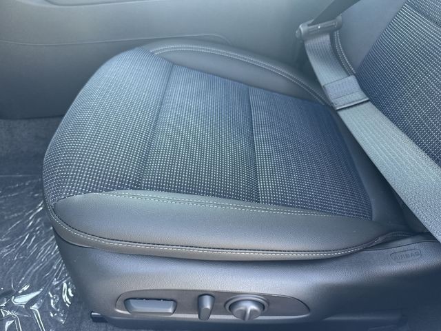 Buick Envista Vehicle Full-screen Gallery Image 12