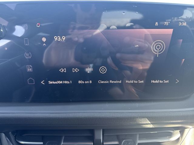 Buick Envista Vehicle Full-screen Gallery Image 16