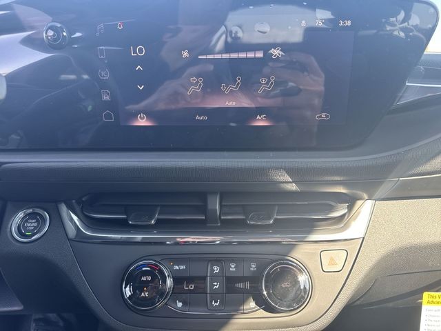 Buick Envista Vehicle Full-screen Gallery Image 18