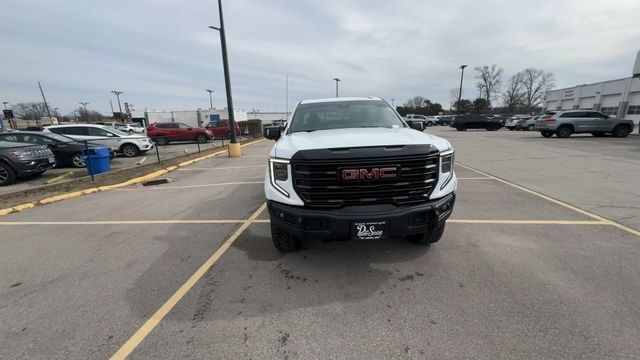 GMC Sierra 1500 Vehicle Full-screen Gallery Image 03