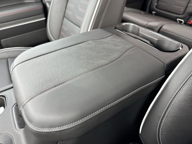 GMC Sierra 1500 Vehicle Full-screen Gallery Image 21