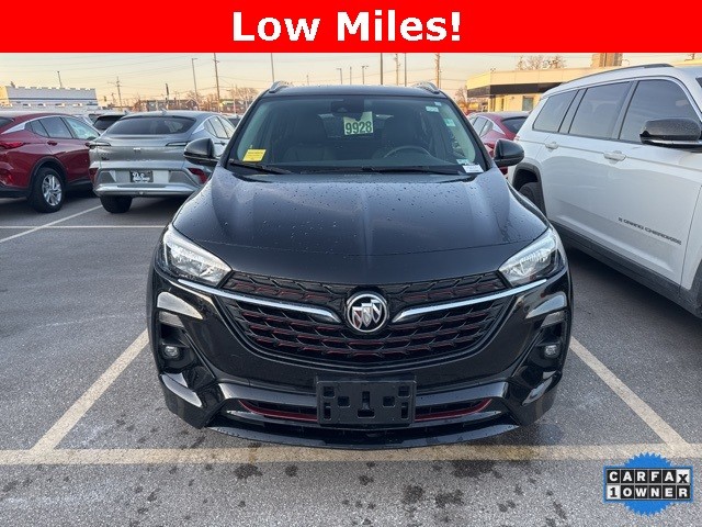 Buick Encore GX Vehicle Full-screen Gallery Image 02