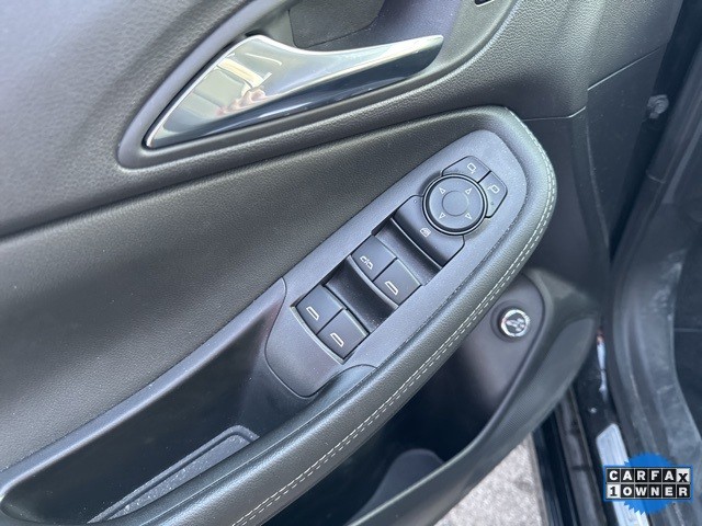 Buick Encore GX Vehicle Full-screen Gallery Image 11