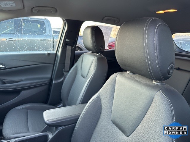 Buick Encore GX Vehicle Full-screen Gallery Image 14