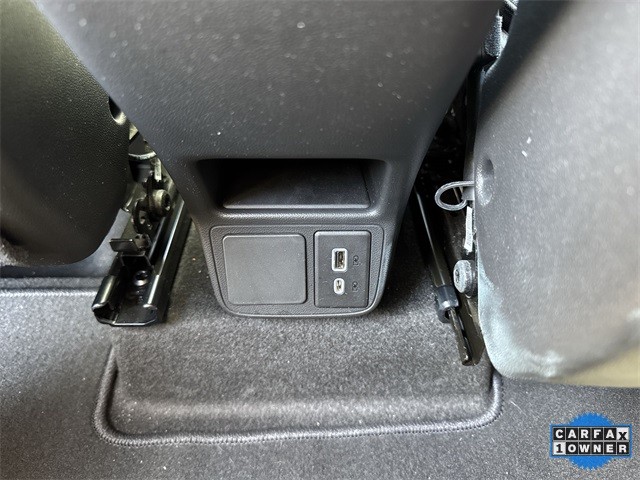 Buick Encore GX Vehicle Full-screen Gallery Image 21