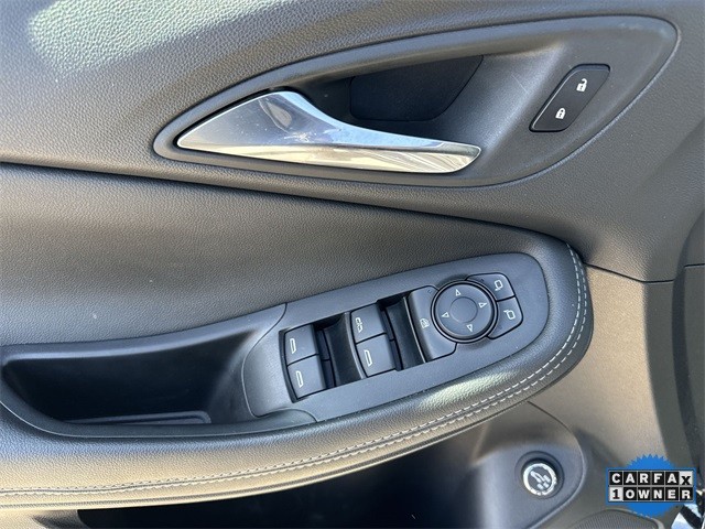 Buick Encore GX Vehicle Full-screen Gallery Image 22