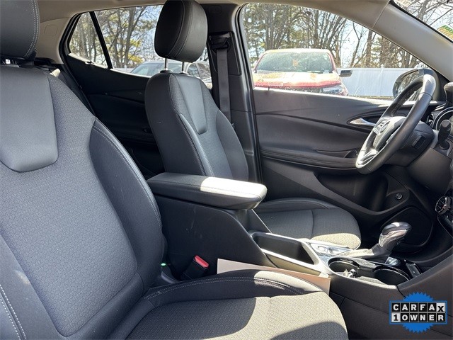 Buick Encore GX Vehicle Full-screen Gallery Image 27