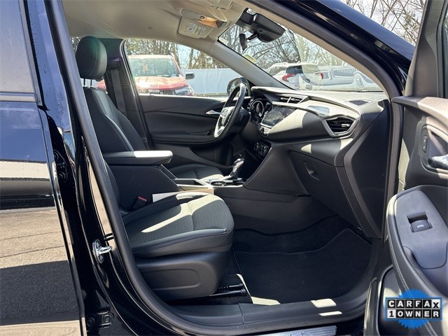 Buick Encore GX Vehicle Full-screen Gallery Image 28