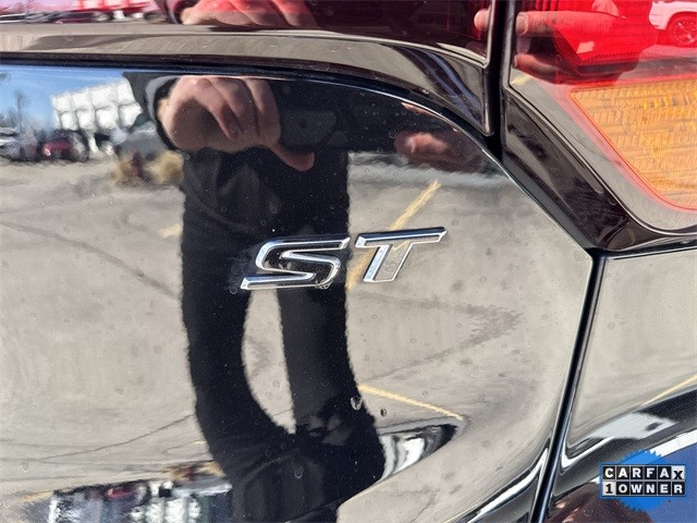 Buick Encore GX Vehicle Full-screen Gallery Image 31