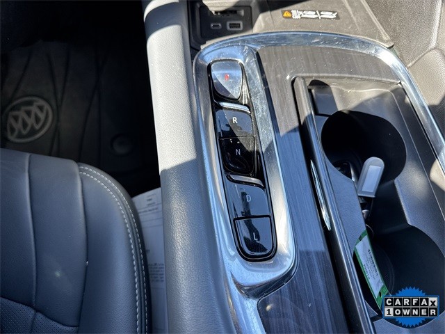 Buick Enclave Vehicle Full-screen Gallery Image 16