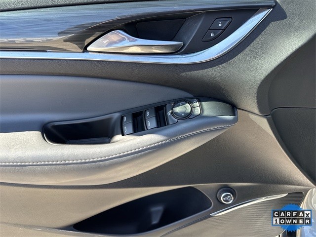 Buick Enclave Vehicle Full-screen Gallery Image 22