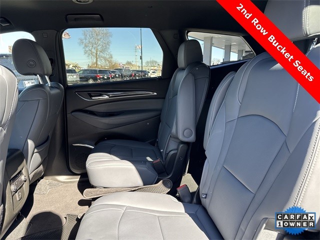 Buick Enclave Vehicle Full-screen Gallery Image 24