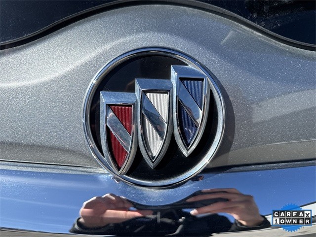 Buick Enclave Vehicle Full-screen Gallery Image 31