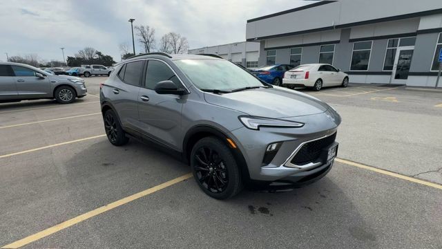 Buick Encore GX Vehicle Full-screen Gallery Image 02