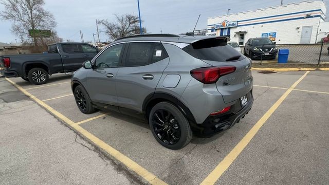 Buick Encore GX Vehicle Full-screen Gallery Image 06