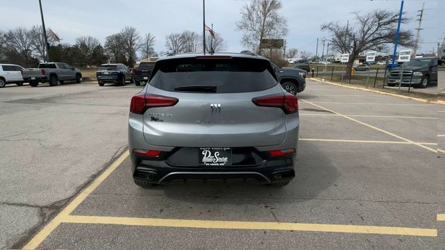 Buick Encore GX Vehicle Full-screen Gallery Image 07
